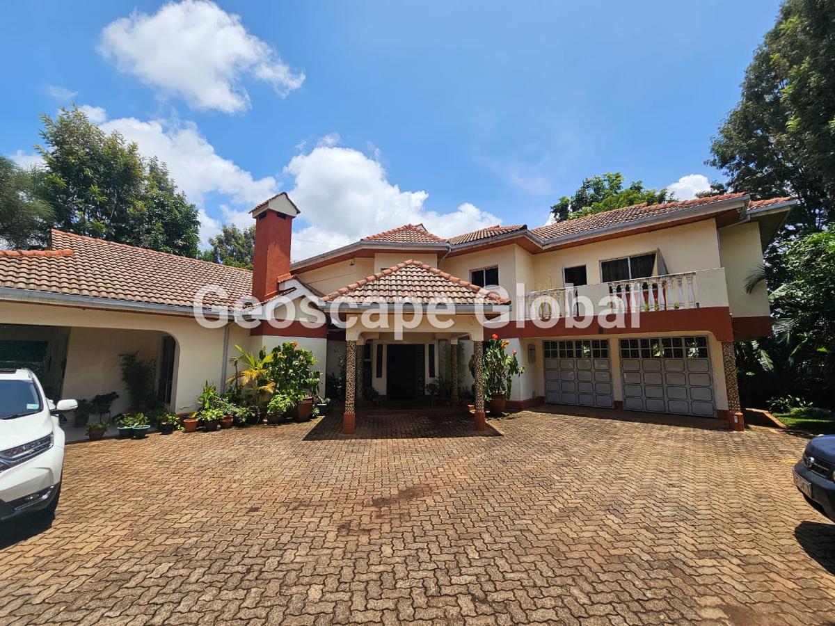 5 Bed House with En Suite in Spring Valley - 1
