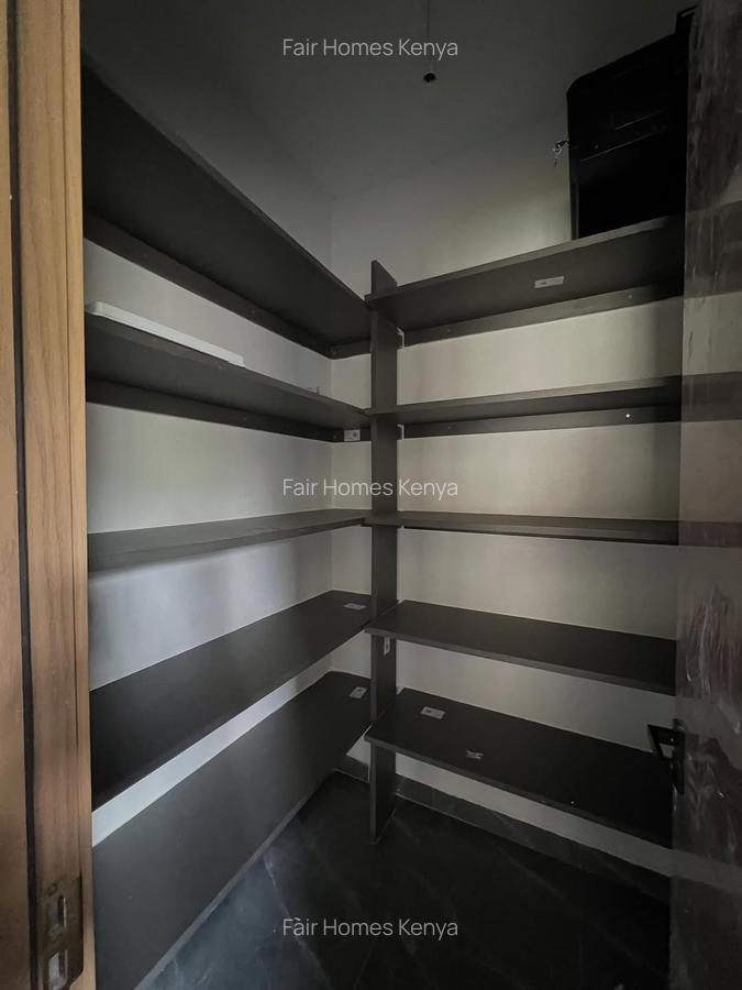 6 Bed Townhouse with En Suite at Lavington Green - 7