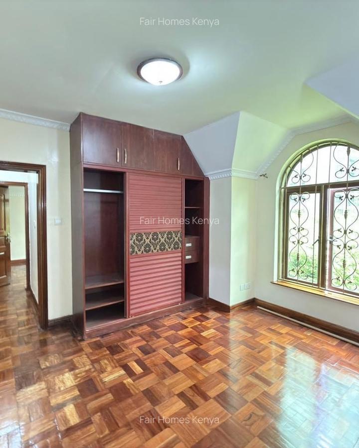 5 Bed Townhouse with En Suite at Othaya Road - 4