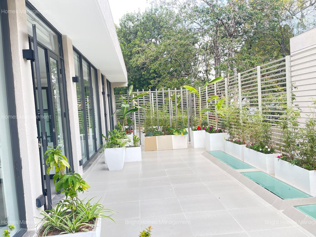 5 Bed Townhouse with En Suite in Lavington - 16