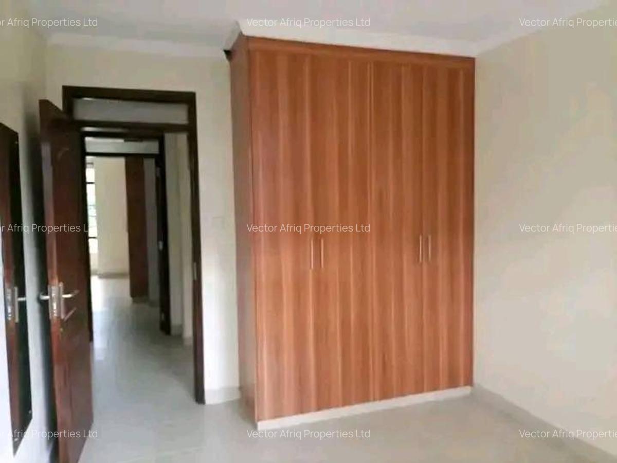 3 Bed House with En Suite at Acacia - 7