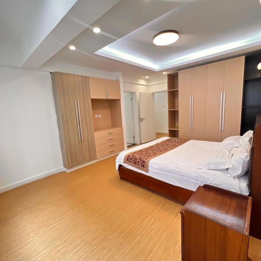 3 Bed Apartment with En Suite at Hatheru Road - 7