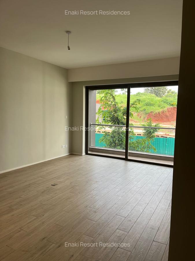 1 Bed Apartment with En Suite at Redhill - 2