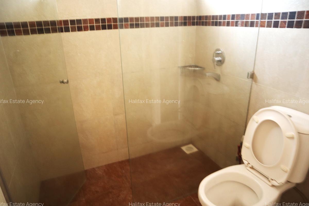 3 Bed Apartment with En Suite in Westlands Area - 12