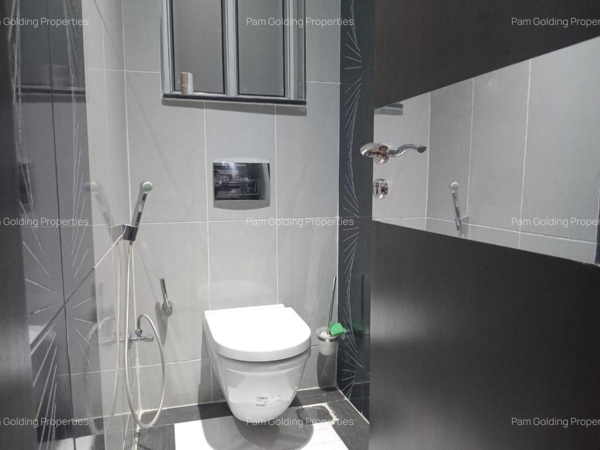 3 Bed Apartment with En Suite in Riverside - 10