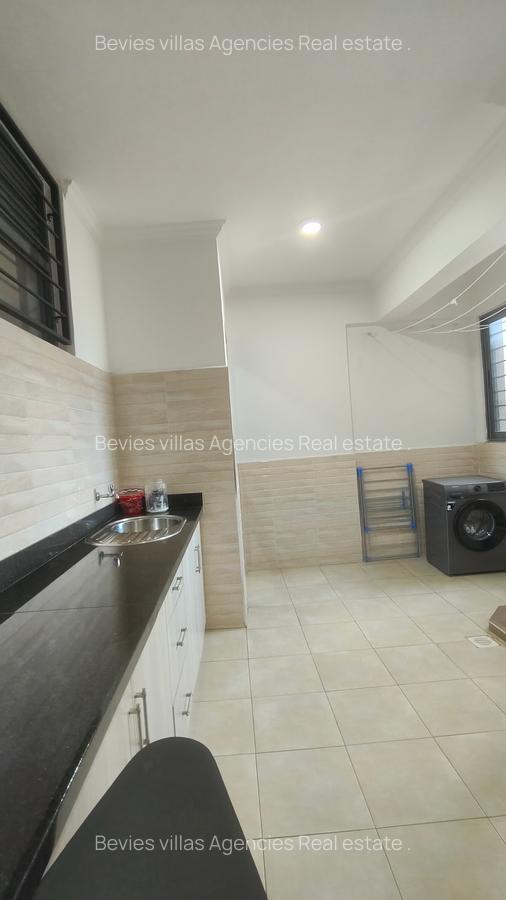 3 Bed Apartment with En Suite at General - 18