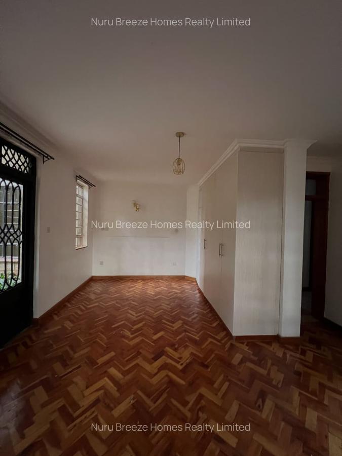 5 Bed House with En Suite in Runda - 11