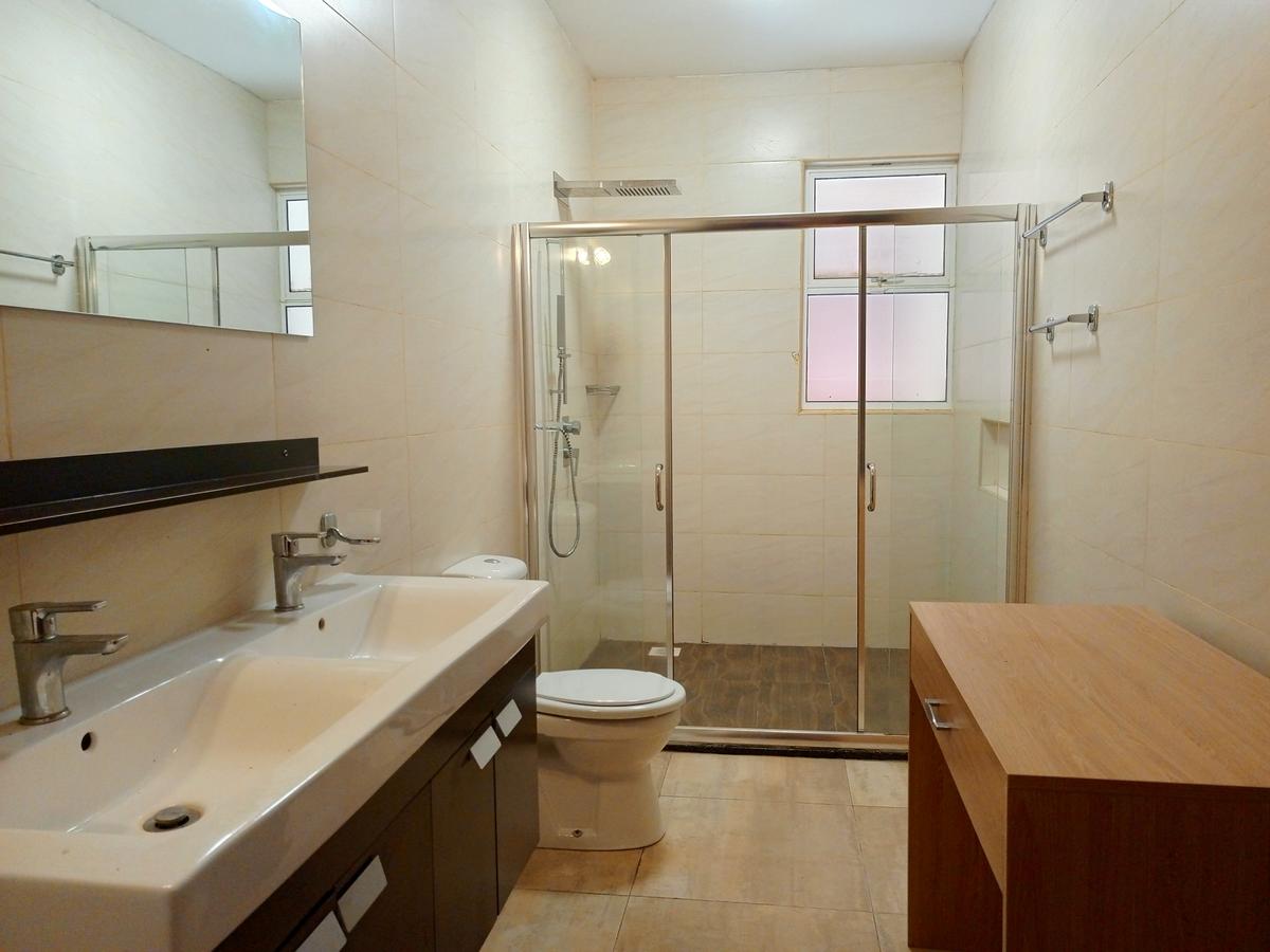 4 Bed Apartment with En Suite in General Mathenge - 12