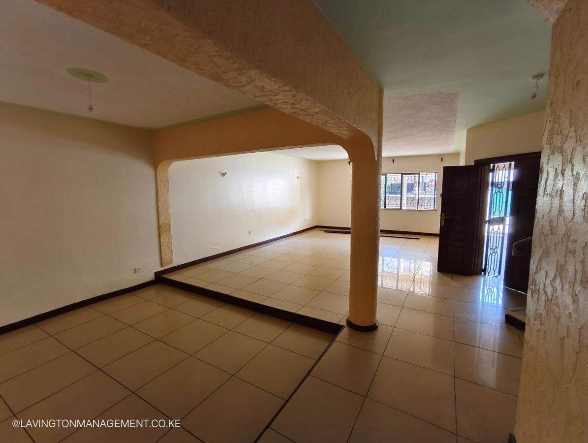 5 Bed Townhouse with En Suite at Lavington Green - 5