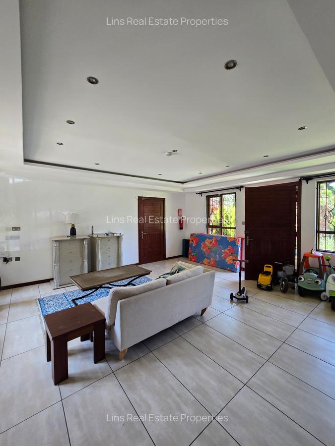 4 Bed House with En Suite in Kyuna - 18