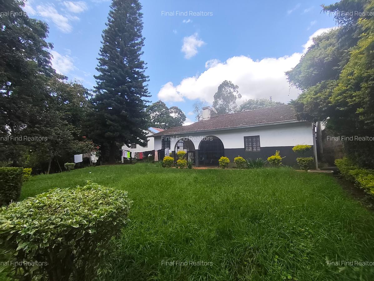 5 Bed House with En Suite in Loresho - 1