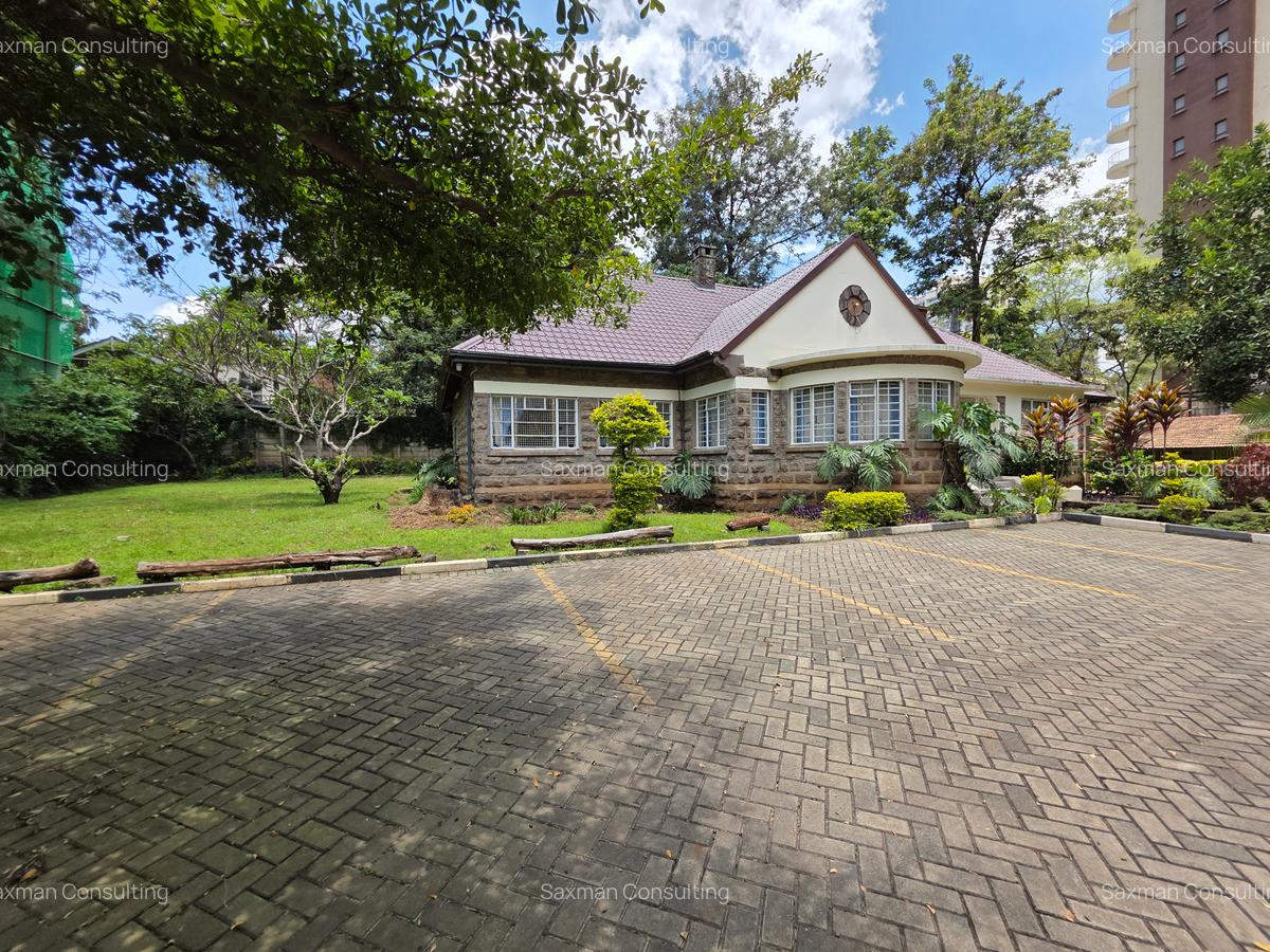 Commercial Property with Service Charge Included in Kilimani - 5