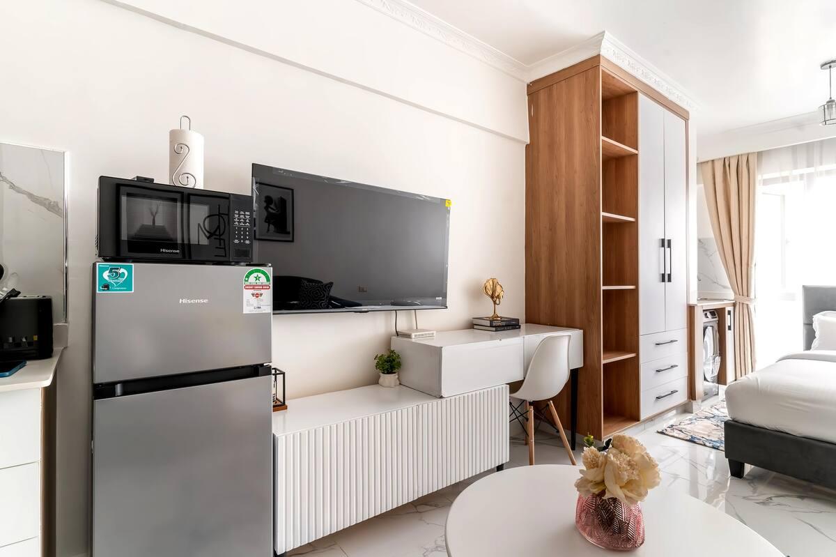 Serviced Studio Apartment with En Suite in Kilimani - 3