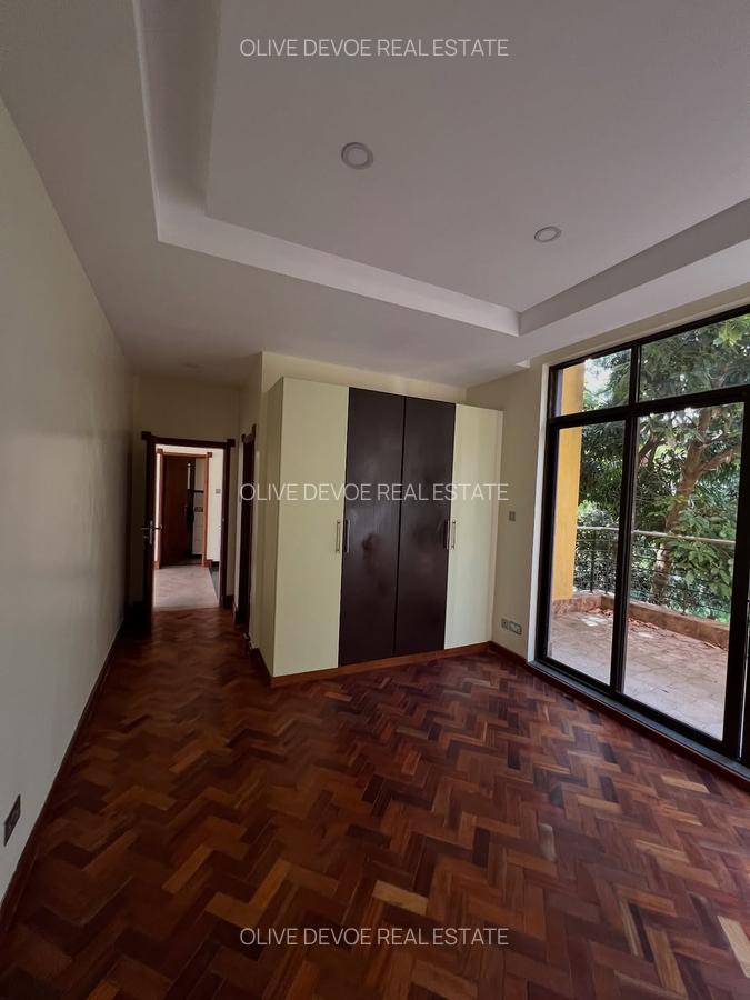 5 Bed Townhouse with En Suite in Lavington - 14