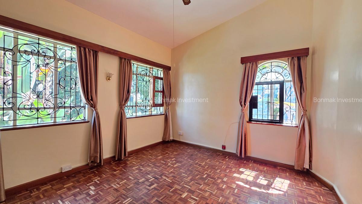 4 Bed House with En Suite at Nyari Central - 13