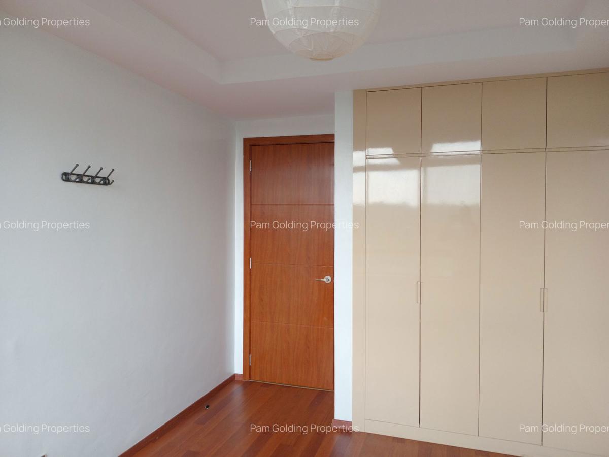 3 Bed Apartment with En Suite in Parklands - 16