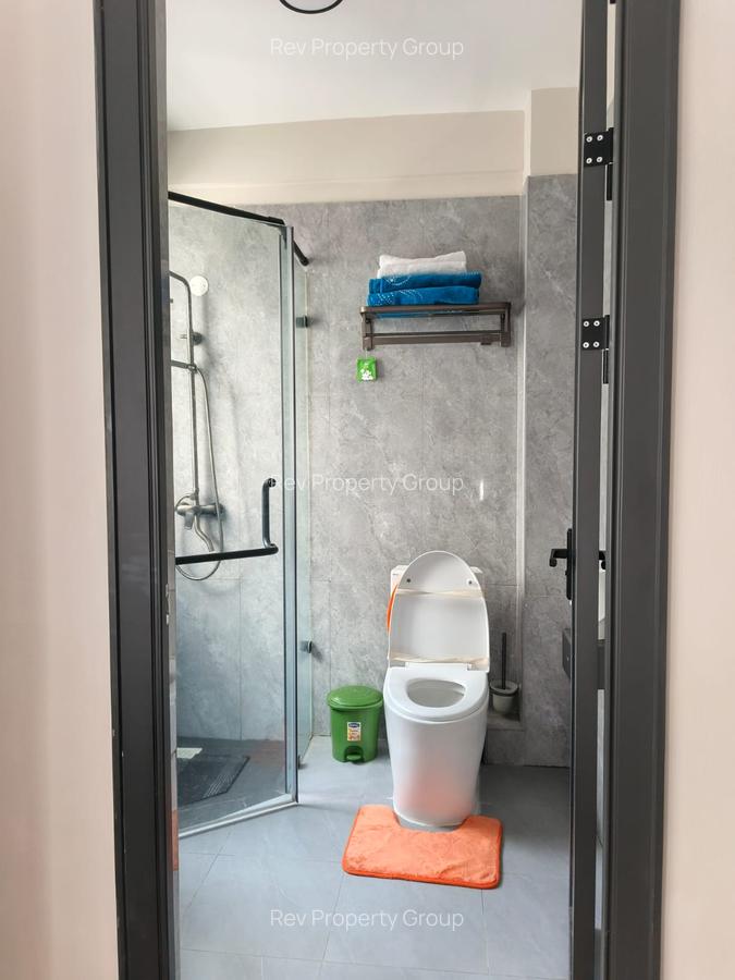 Serviced 2 Bed Apartment with En Suite in Kilimani - 5