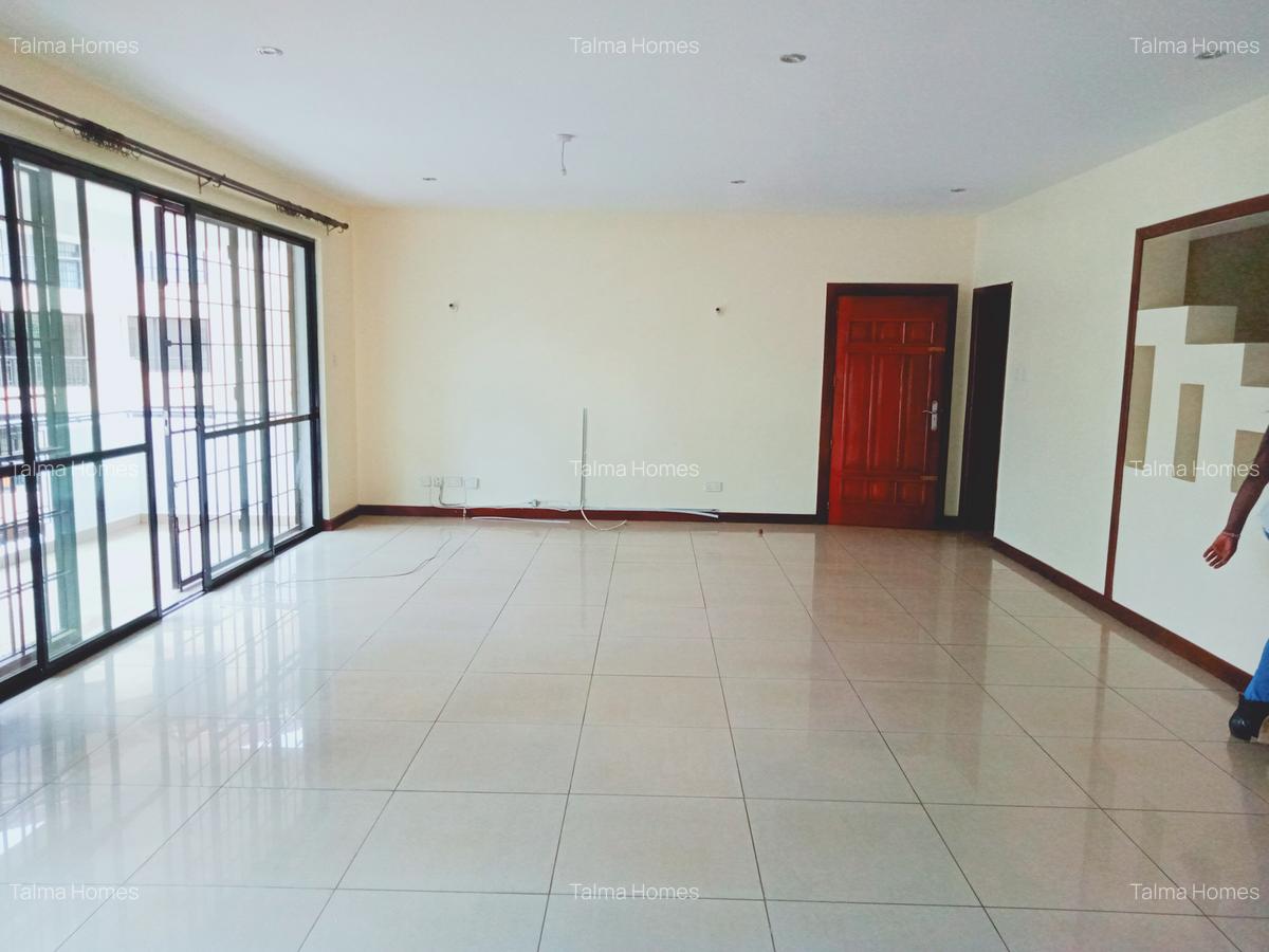 3 Bed Apartment with En Suite at Off Church Rd - 4