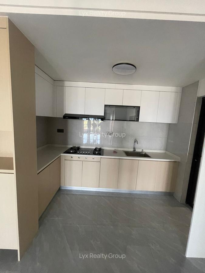 2 Bed Apartment with En Suite in Riverside - 3