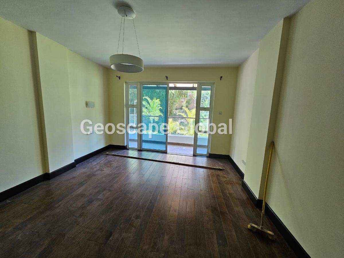 4 Bed Apartment with En Suite in Spring Valley - 4