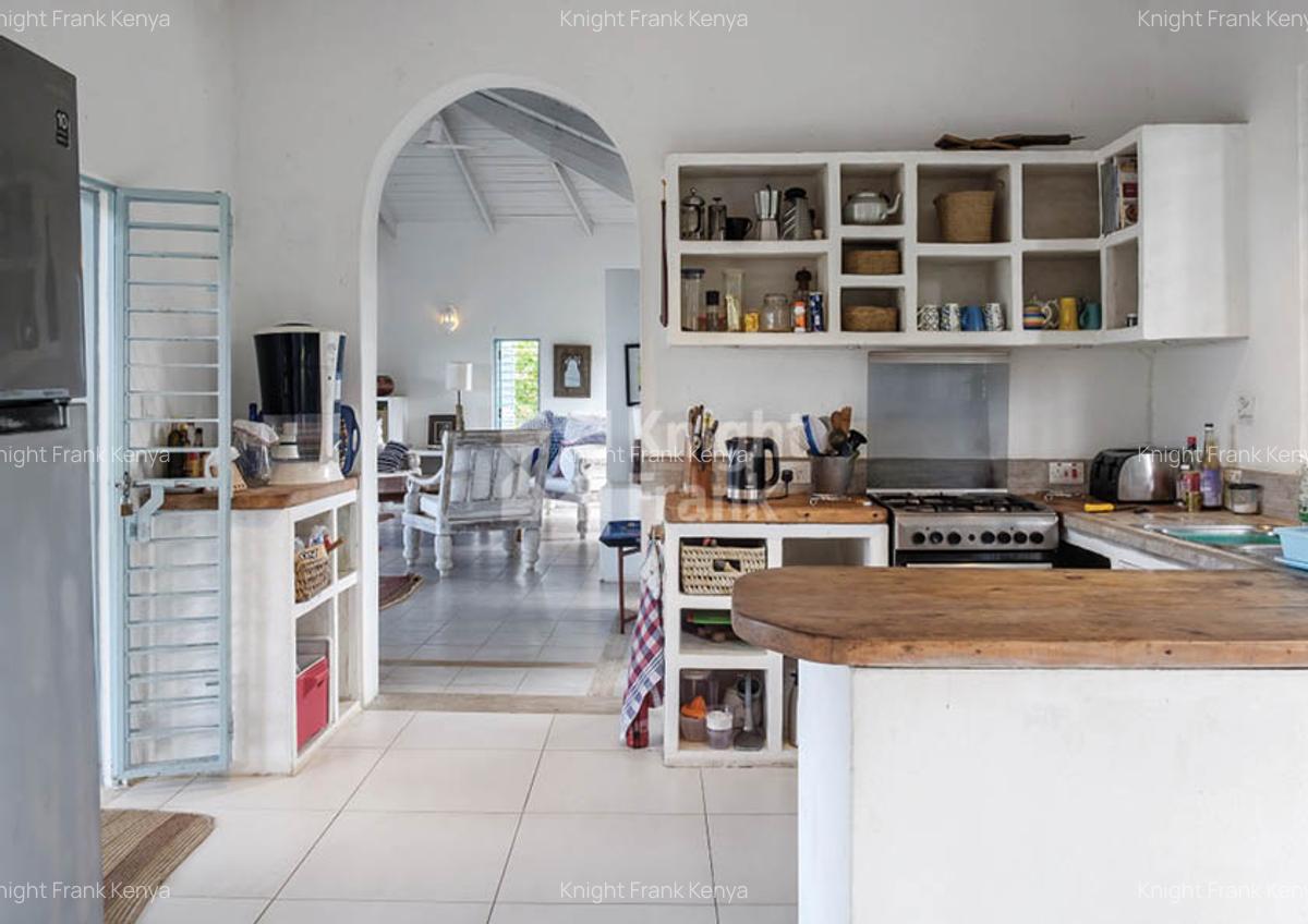 4 Bed House with Swimming Pool at South Of Mida Creek - 3