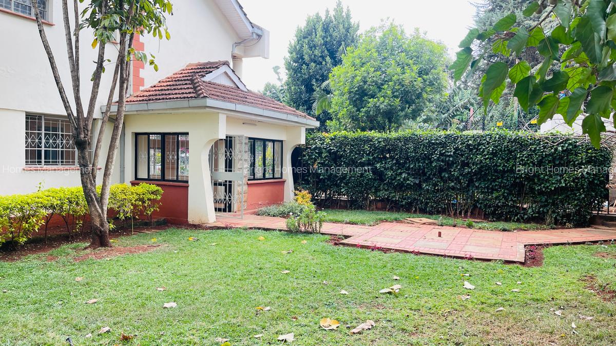 5 Bed Townhouse with En Suite in Lavington - 2