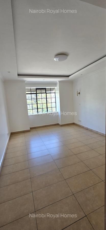 3 Bed Apartment with En Suite at Lavington - 16