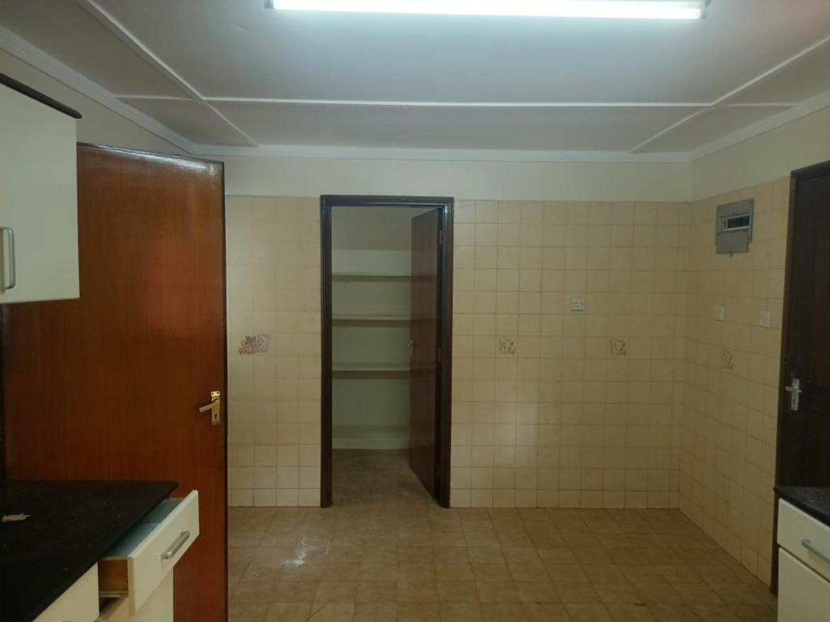 4 Bed Townhouse with En Suite at Kileleshwa Estate - 5