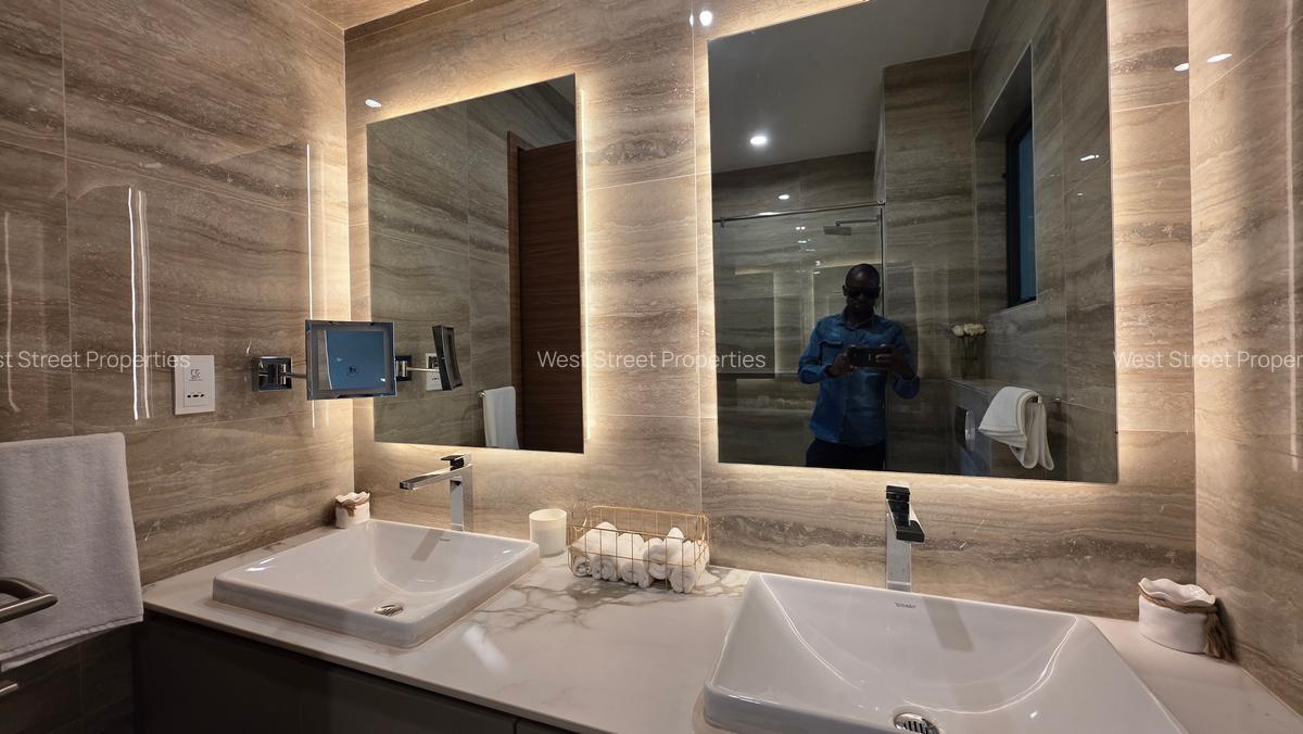 2 Bed Apartment with En Suite at Riverside Drive - 11