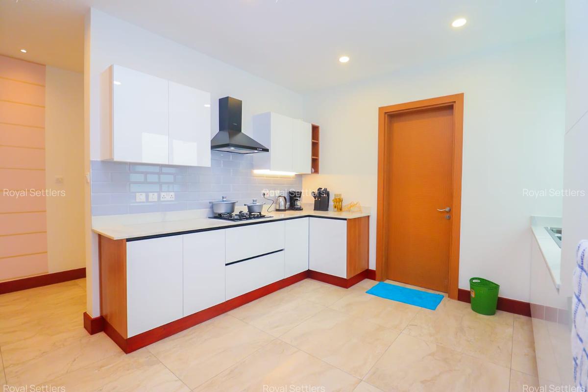 Furnished 2 Bed Apartment with En Suite at City Park Drive - 13