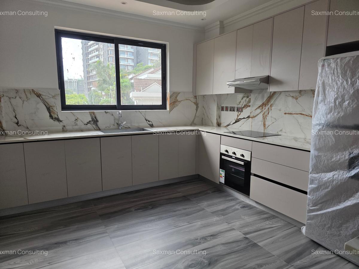 2 Bed Apartment with En Suite in Brookside - 12