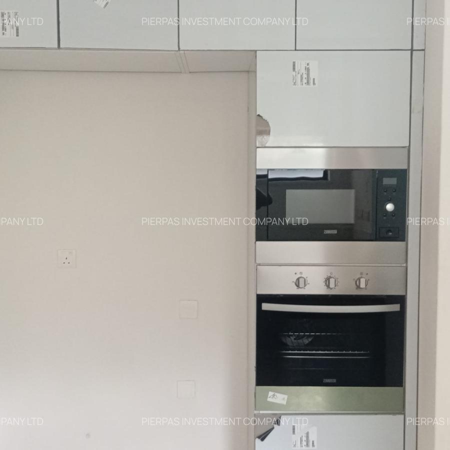 5 Bed Townhouse with En Suite in Lavington - 4