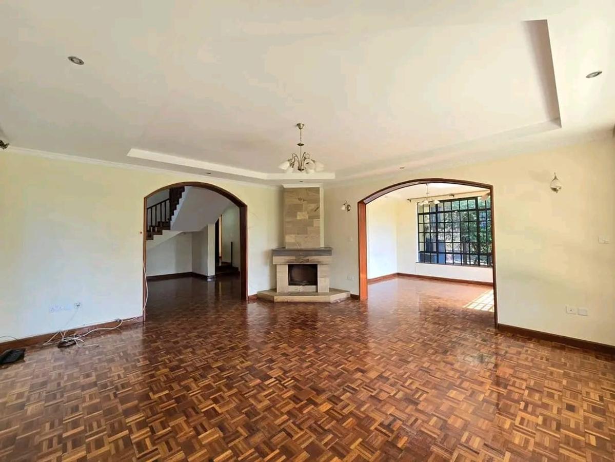 4 Bed Townhouse with En Suite in Lavington - 2