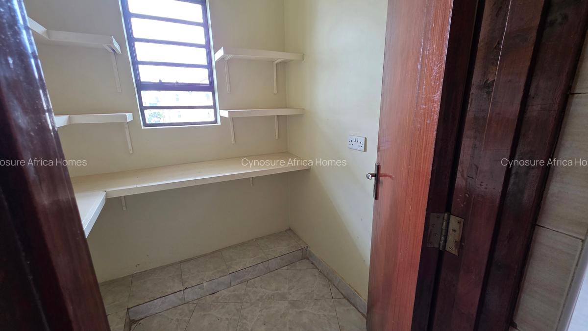 4 Bed Apartment with En Suite at Dennis Pritt - 4