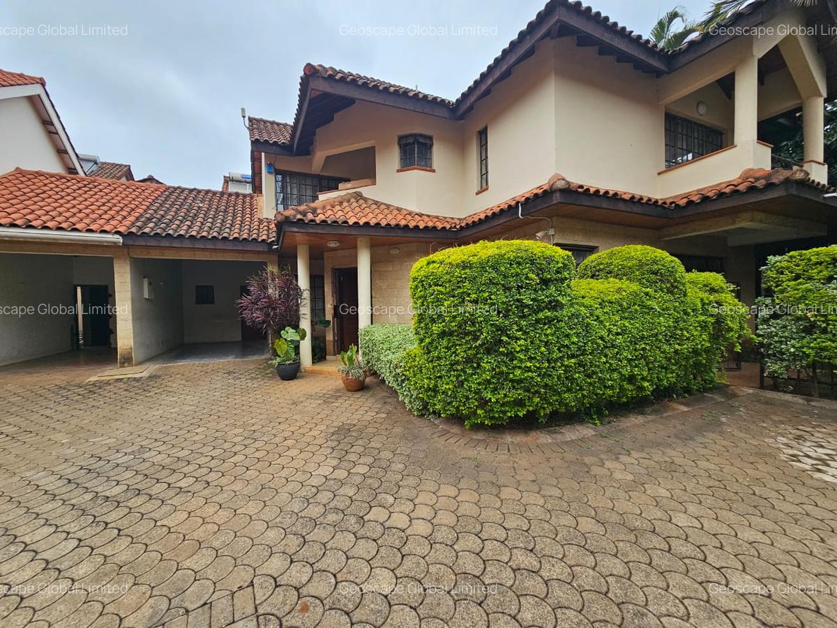 4 Bed Townhouse with En Suite in Spring Valley - 3