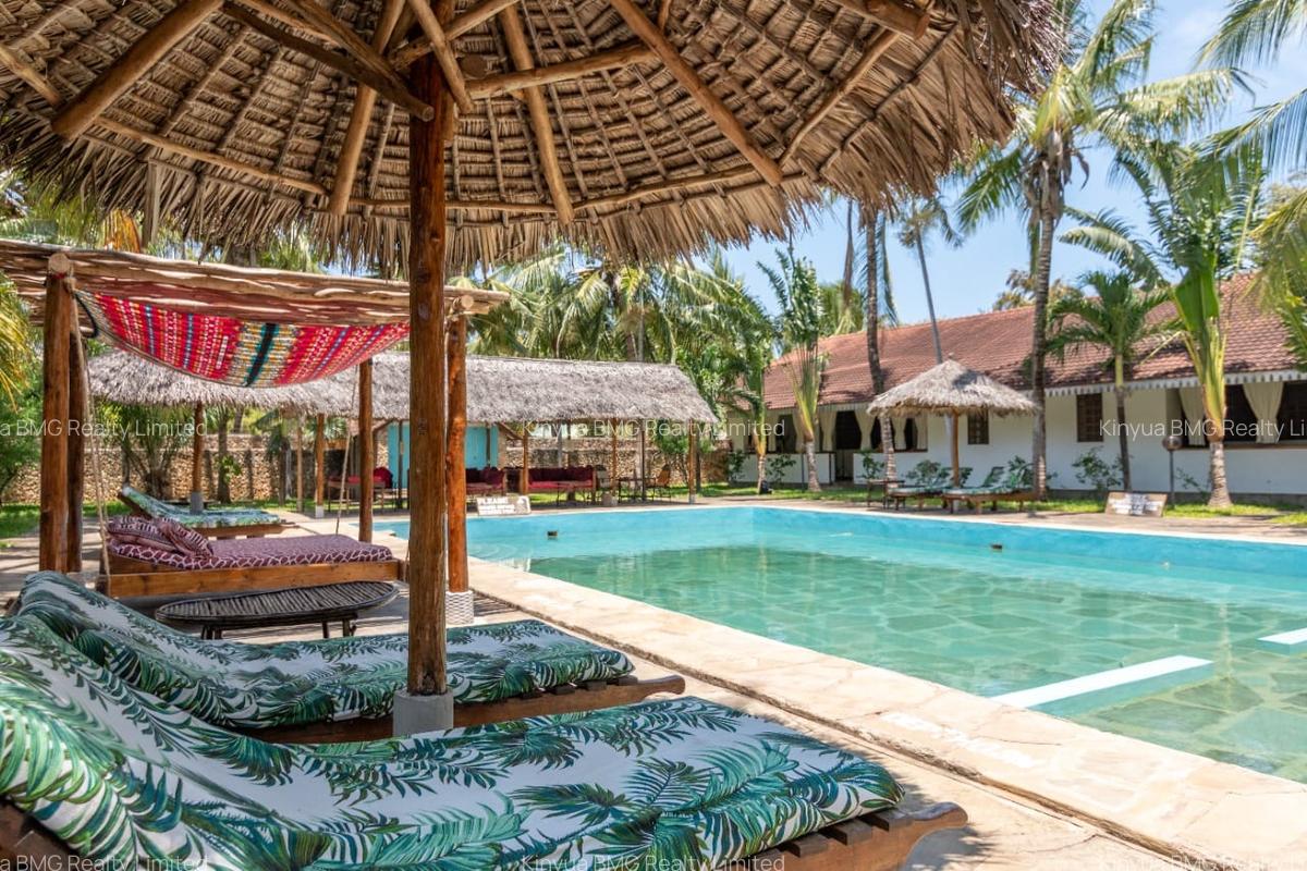 Serviced 1 Bed Apartment with En Suite in Malindi - 15