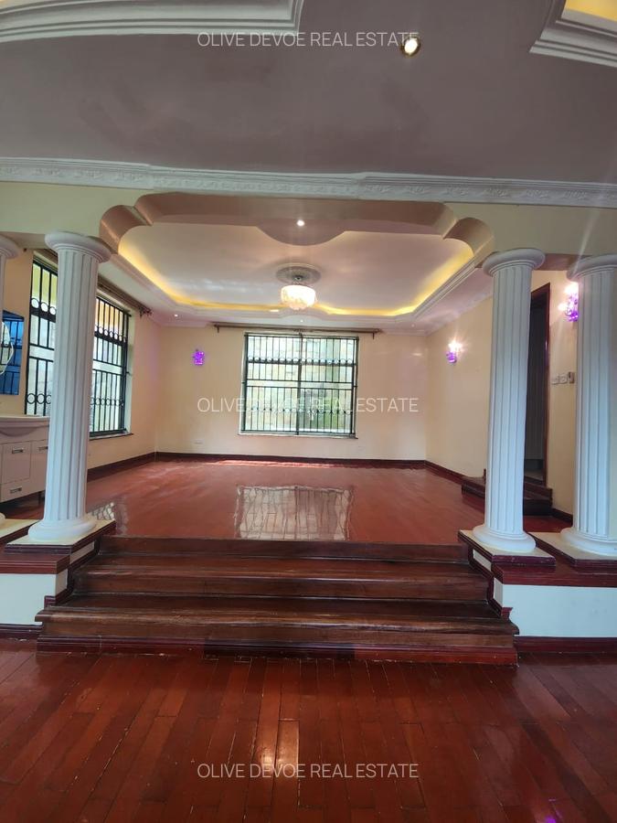 4 Bed Townhouse with En Suite in Lavington - 5