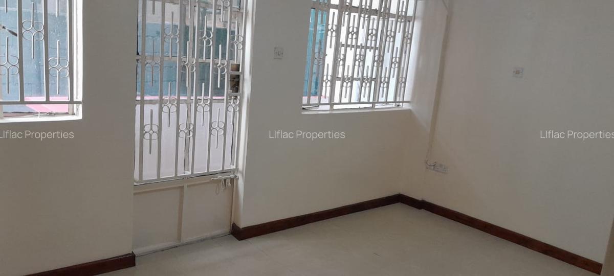 4 Bed Apartment with En Suite in Parklands - 11