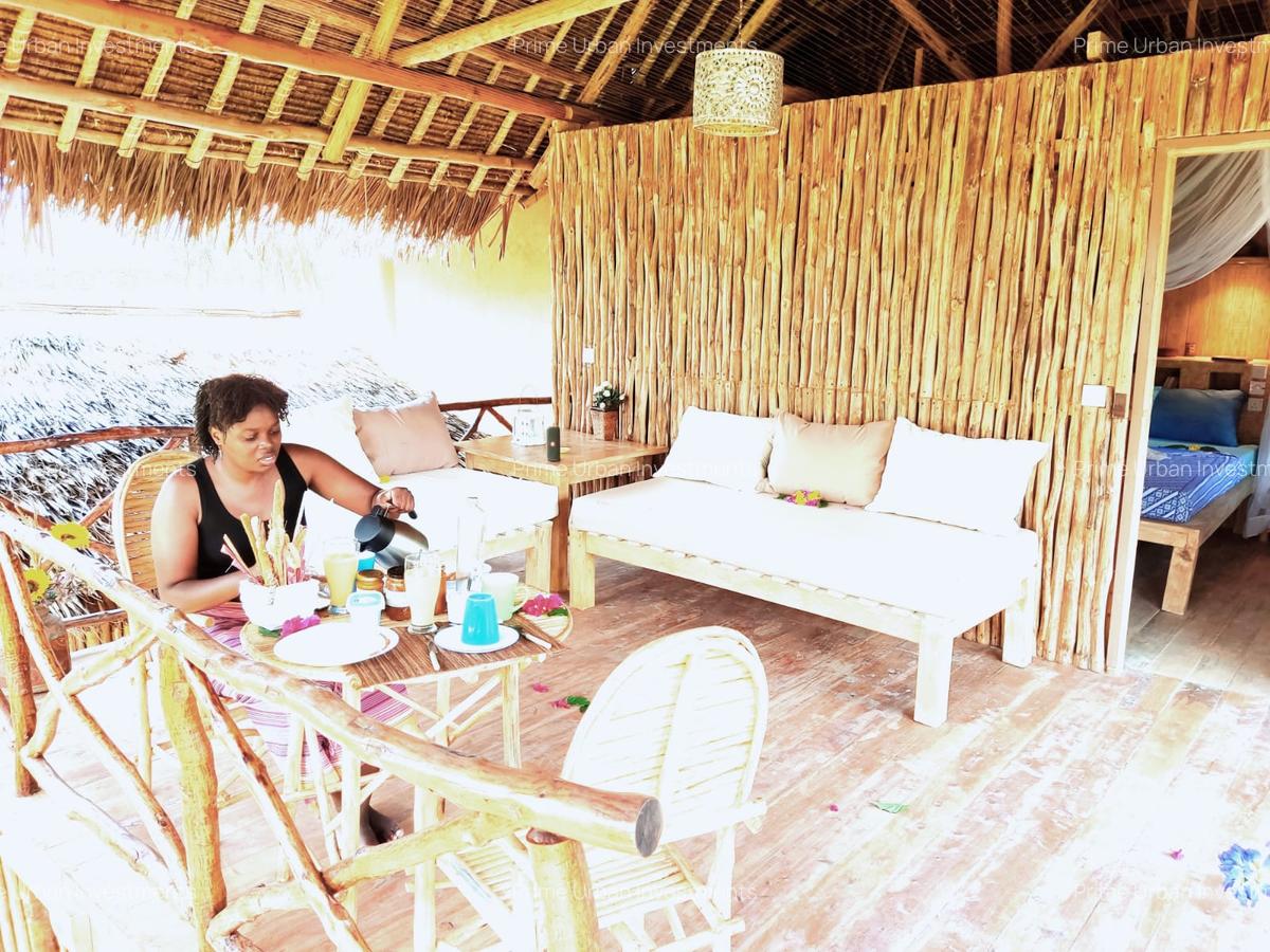 6 Bed House with En Suite in Watamu - 10