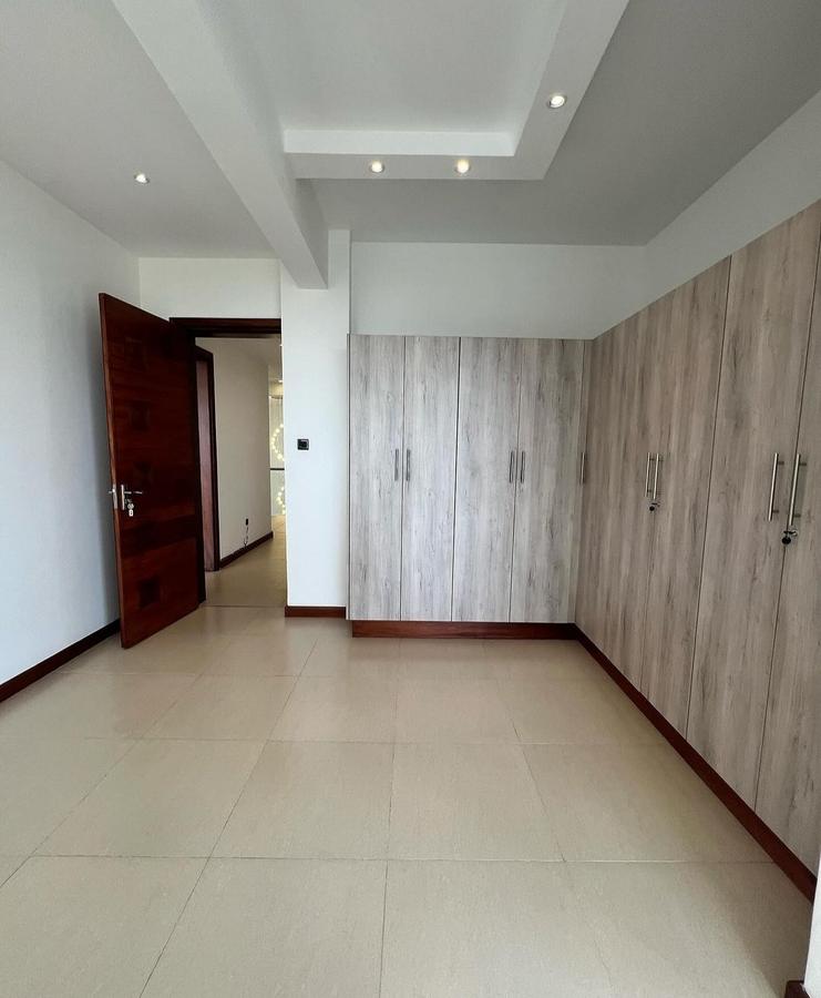 5 Bed Apartment with En Suite at General Madhenge - 12