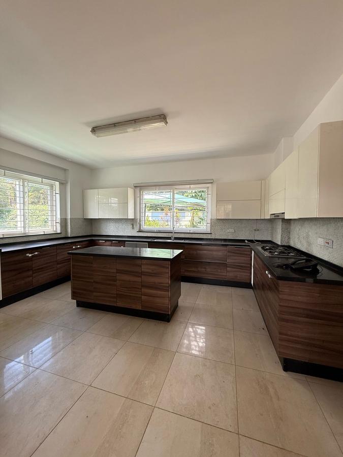 4 Bed Townhouse with En Suite in Lavington - 4