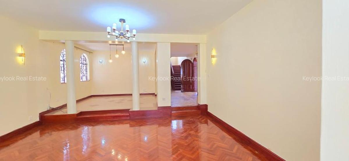 5 Bed Townhouse with En Suite at Riverside Garden - 5