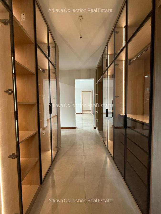 6 Bed Townhouse with En Suite in Lavington - 16