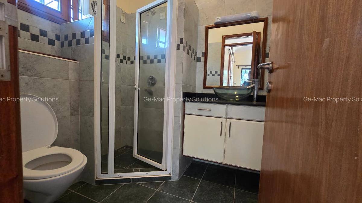 4 Bed House with En Suite in Runda - 15