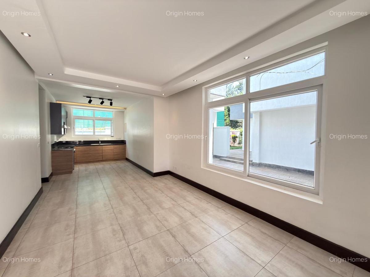 5 Bed House with En Suite in Runda - 20