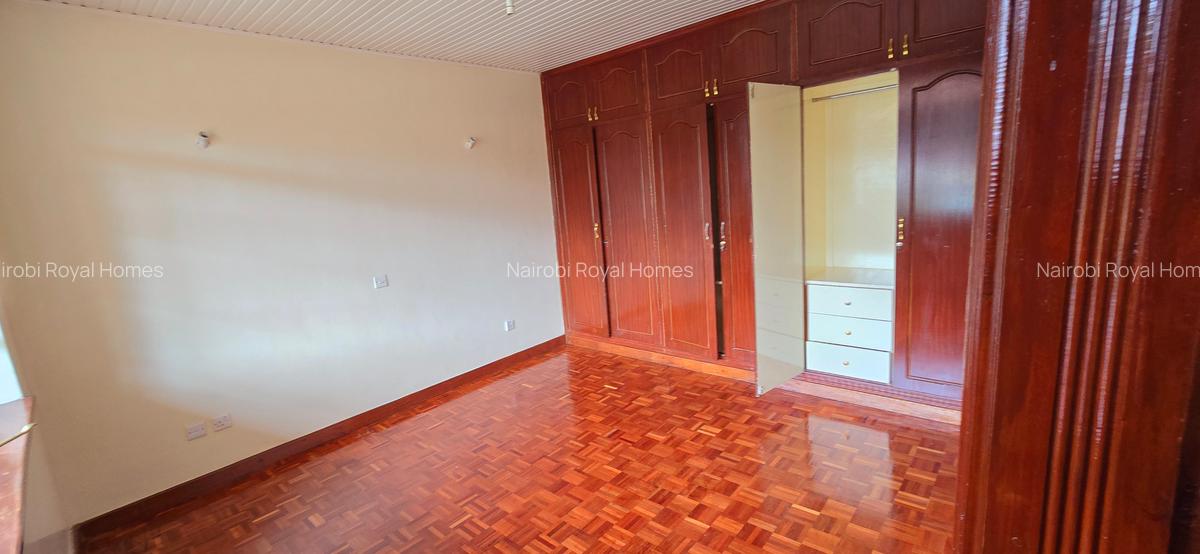 4 Bed Townhouse with En Suite at Lavington Mall - 13