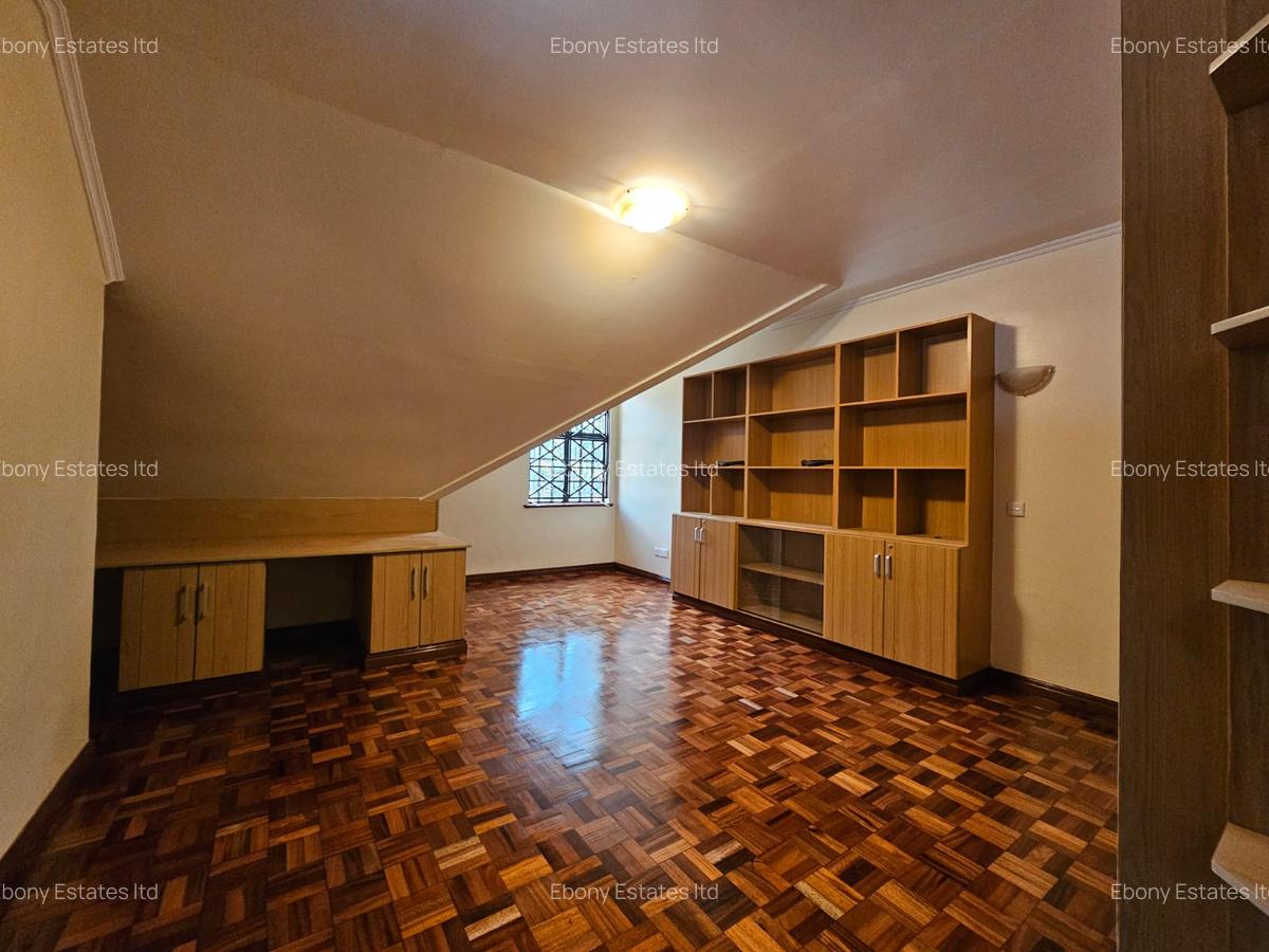 5 Bed Townhouse with En Suite in Lavington - 8