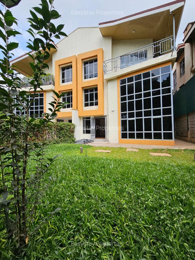 6 Bed Townhouse with En Suite in Lavington - 1