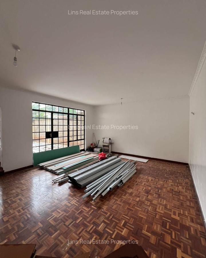 4 Bed Townhouse with En Suite in Lavington - 2