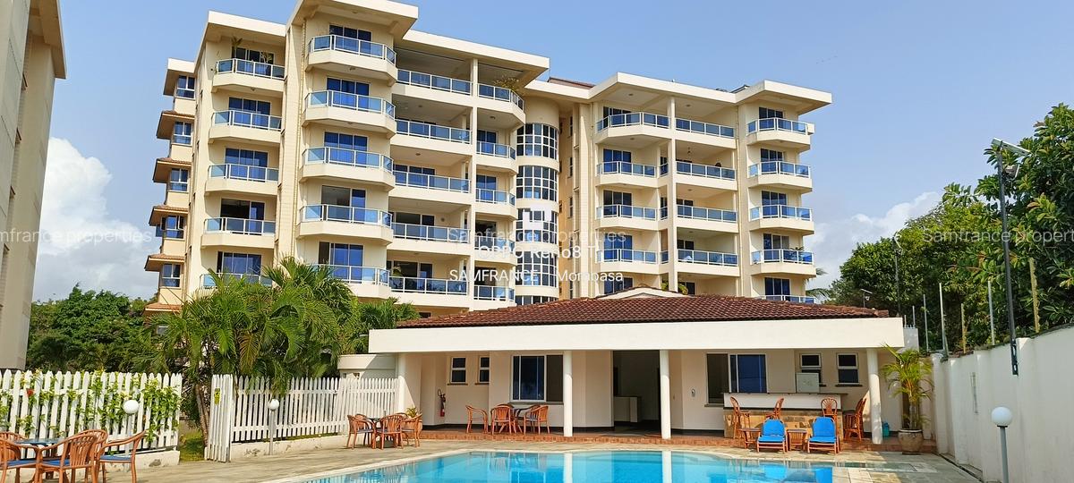 Serviced 4 Bed Apartment with En Suite at Greenwood Drive - 1